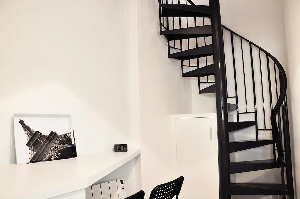 Apartment Duplex De Charme Au Coeur De Montmartre Paris