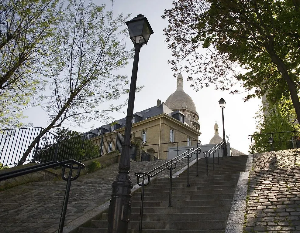 Duplex De Charme Au Coeur De Montmartre