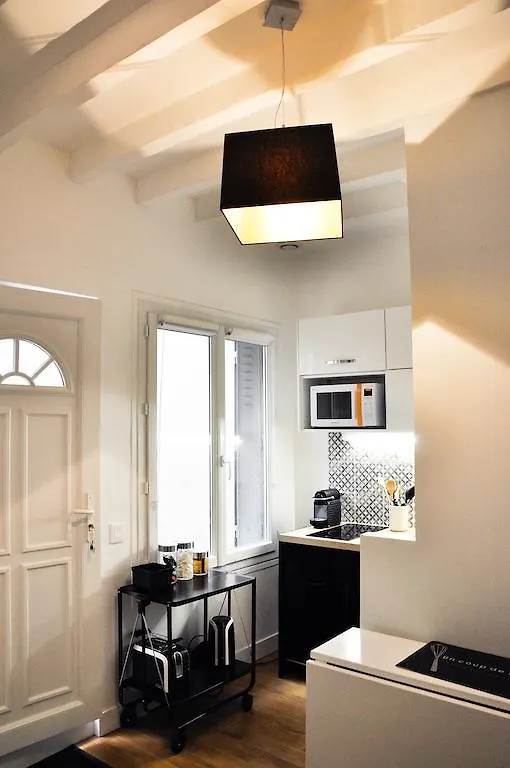 Duplex De Charme Au Coeur De Montmartre Appartamento Parigi